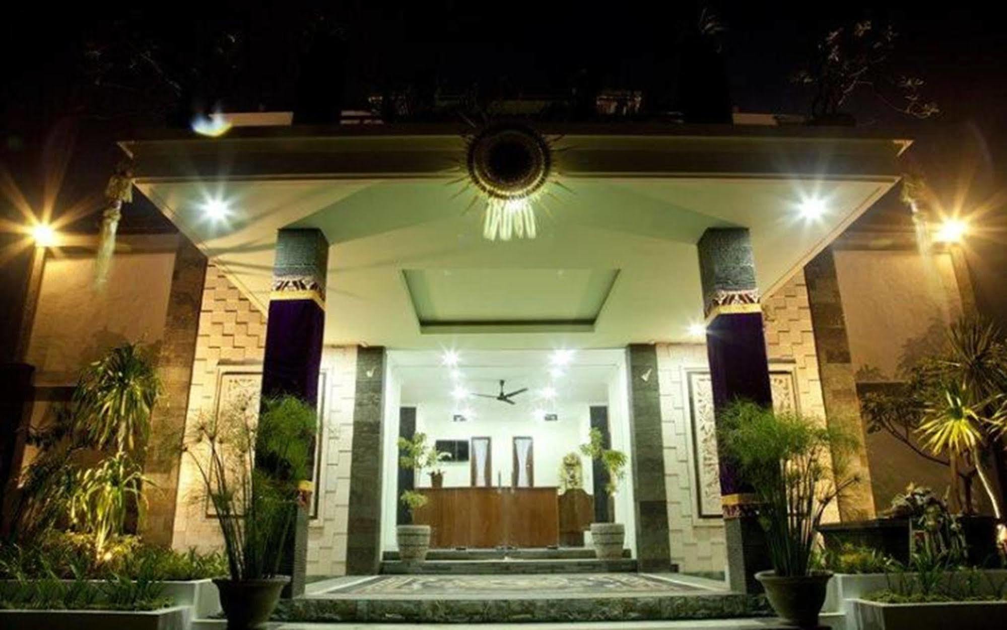 Teges Inn Kuta Kuta Lombok Exterior foto